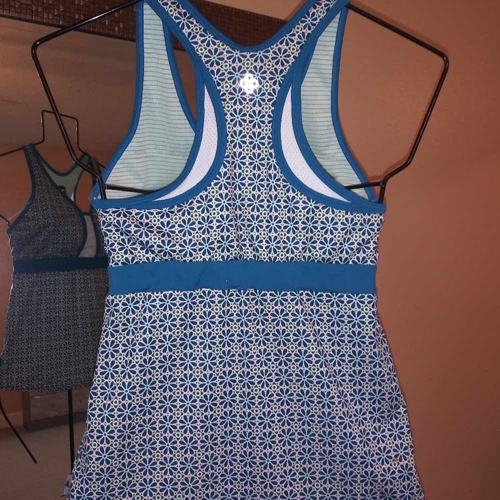 Workout top - Picture 5 of 5